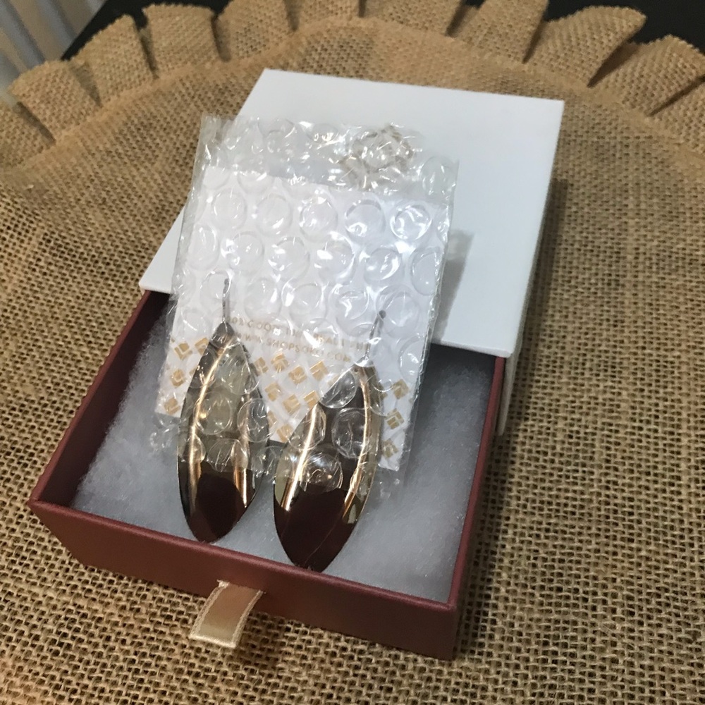 Beautiful SOKO Earring